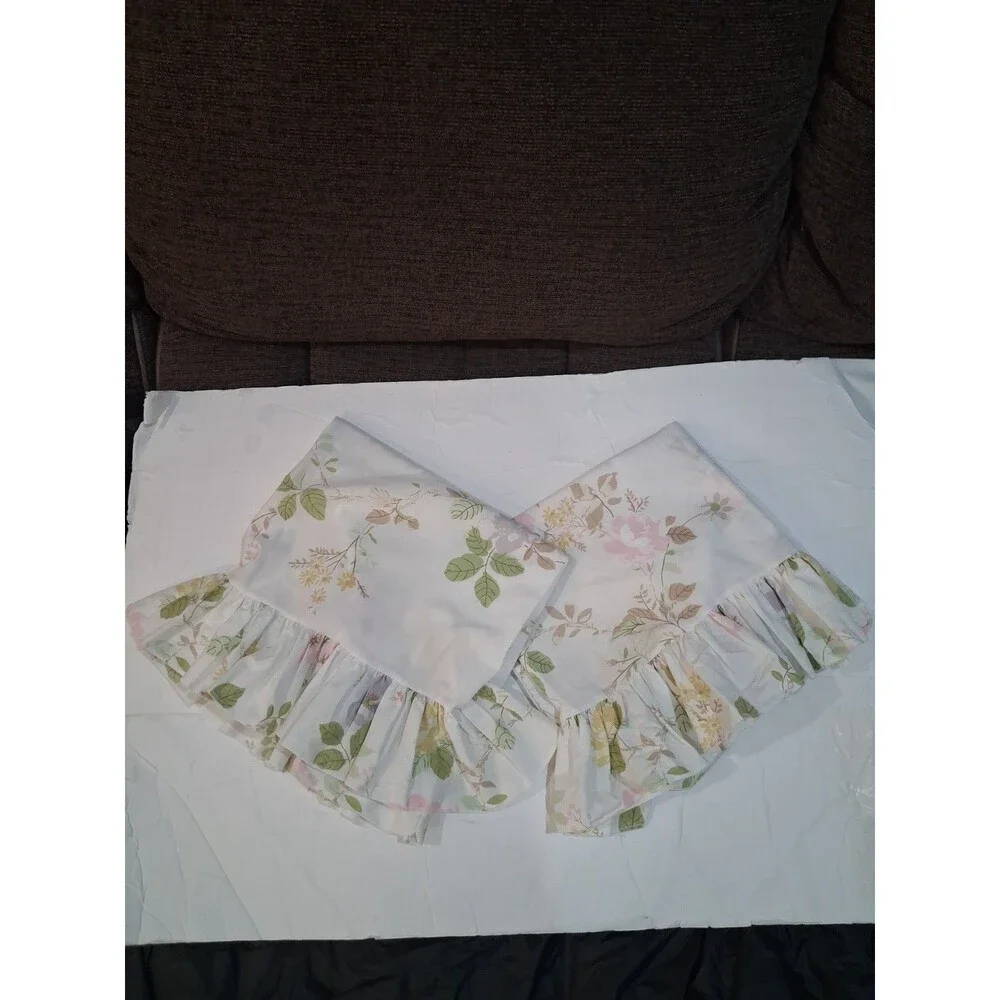 Vintage Floral Pillowcase, Pillow Sham Ruffled, Dan Rivers, 2